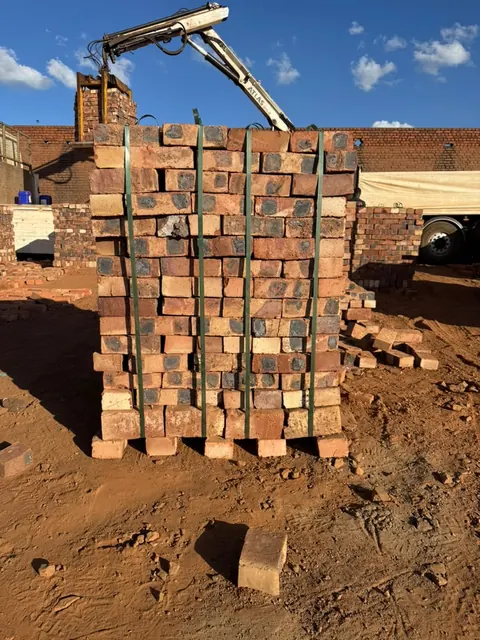 Load Bearing Bricks in Harare, photo 1