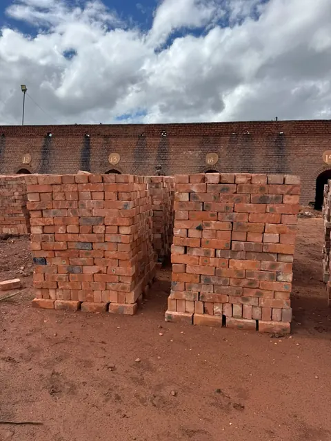 Red Common Bricks in Harare, photo 2